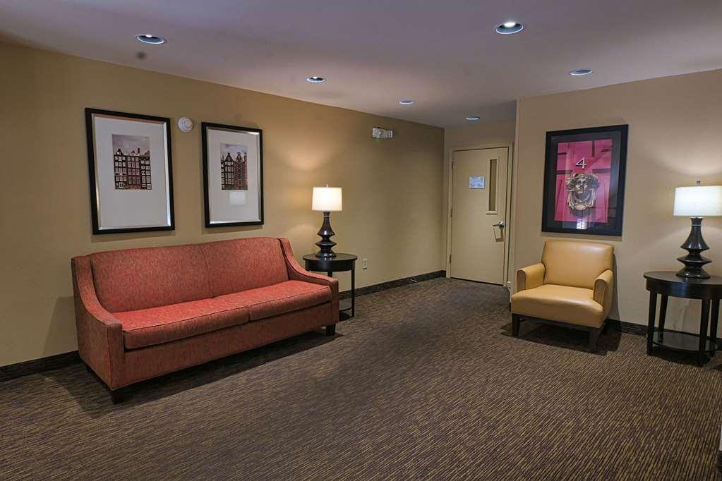 Suburban Studios Louisville East インテリア 写真