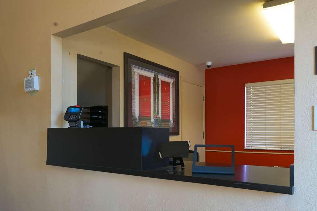 Suburban Studios Louisville East インテリア 写真