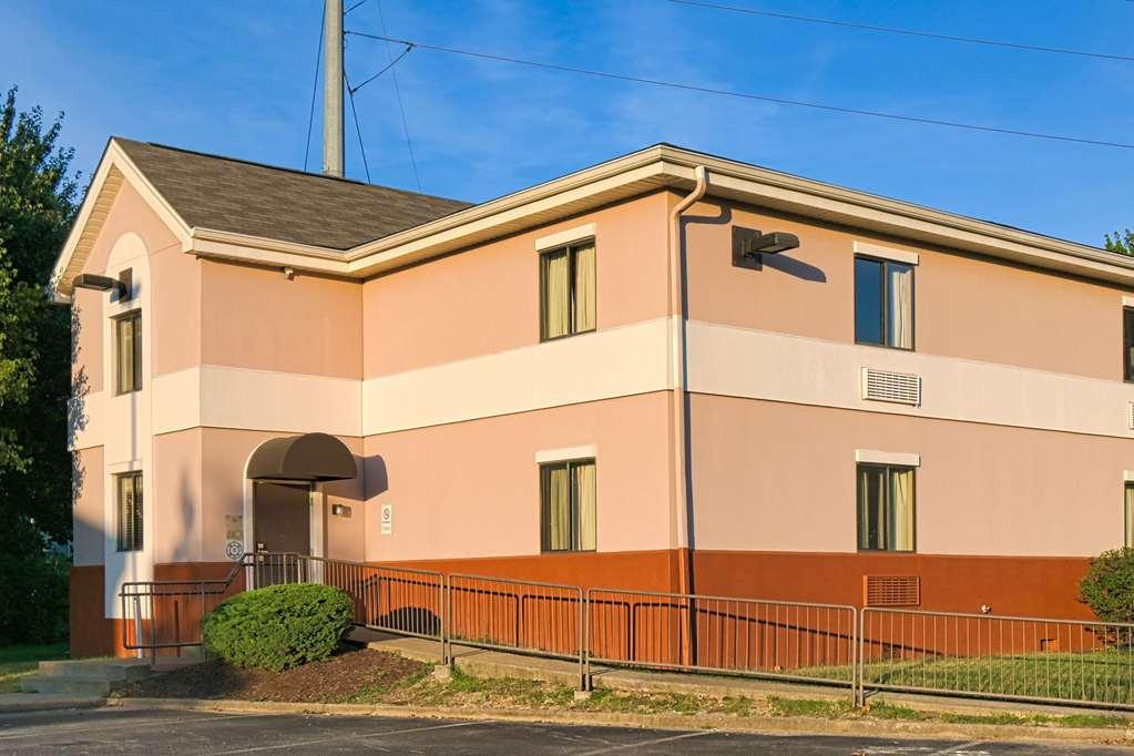 Suburban Studios Louisville East エクステリア 写真