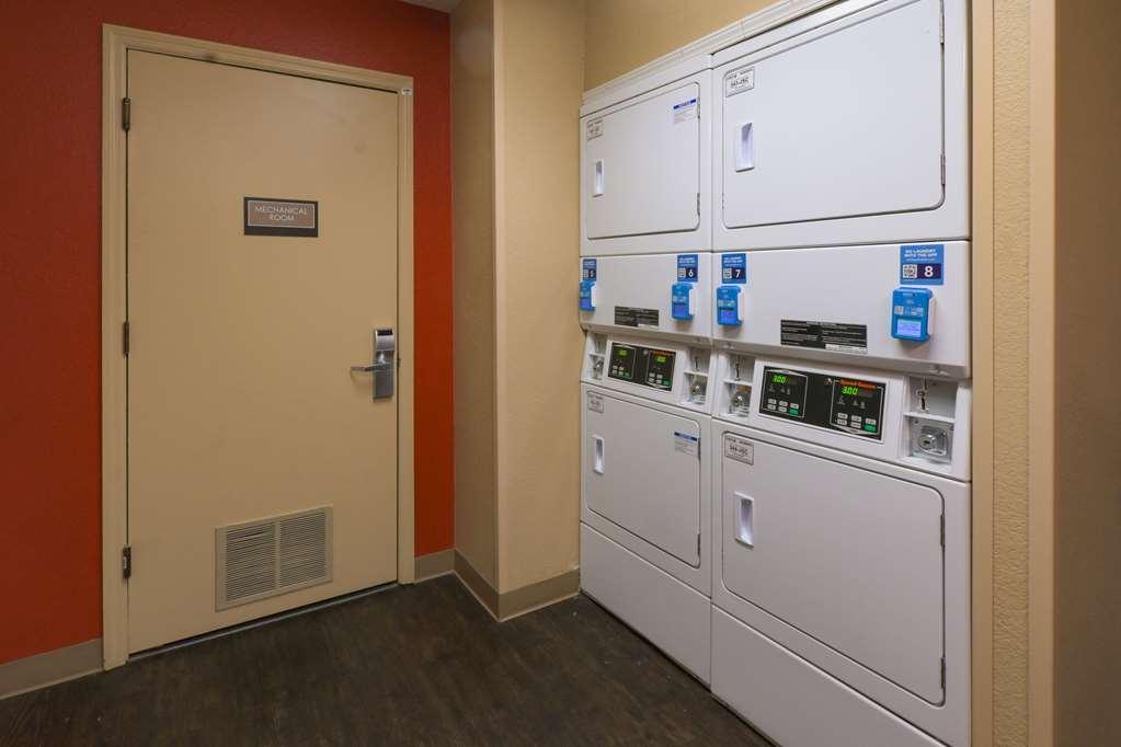 Suburban Studios Louisville East 設備 写真