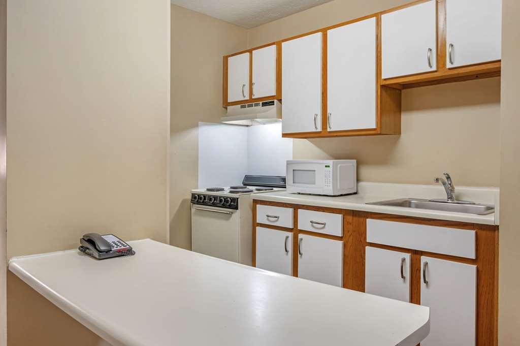 Suburban Studios Louisville East 部屋 写真