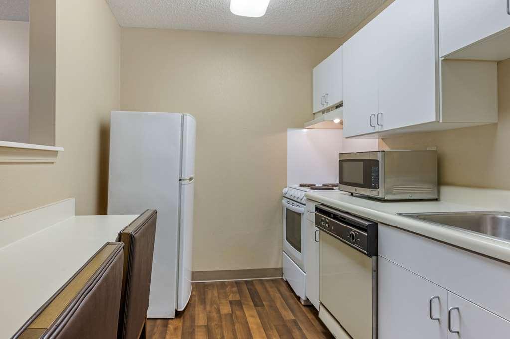Suburban Studios Louisville East 部屋 写真