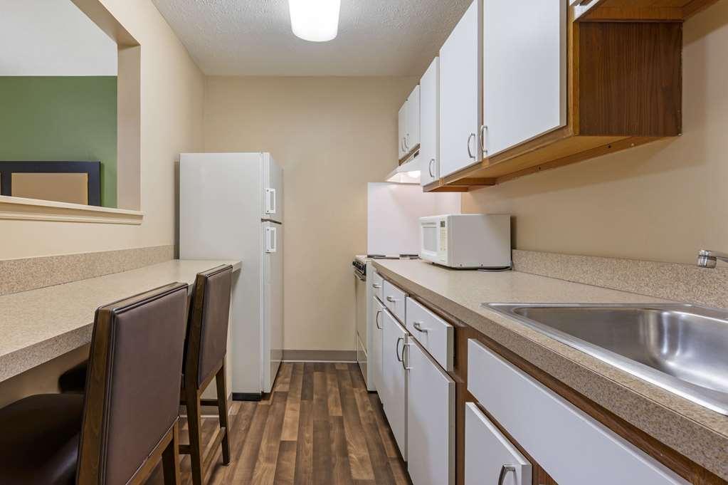 Suburban Studios Louisville East 部屋 写真